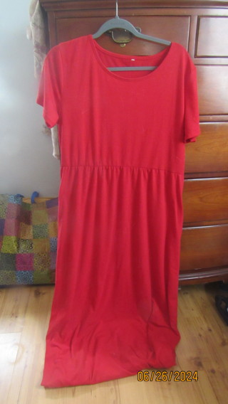 RED LONG DRESS SIZE 2X OR 3X