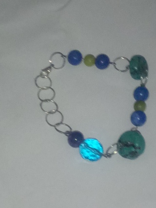 Handmade bracelet with beads 