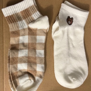 New: 2 Pairs Size Large Tan, Brown & Check Ladies Ankle Socks. So Soft and Cute!! Poly/Spandex