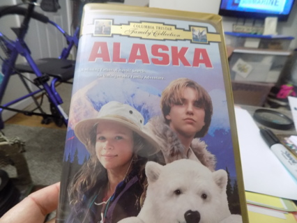 Vintage Alaska VHS tape Columbia tri-star Family collection