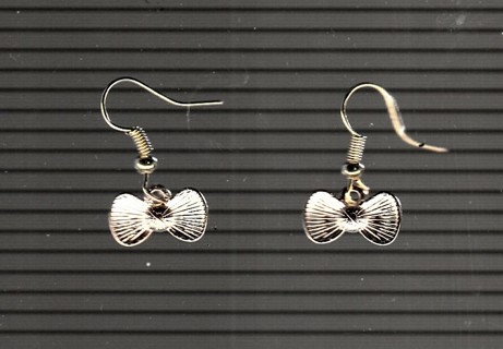  GP GOLDEN BOW EARRINGS (PLEASE READ DESCRIPTION)