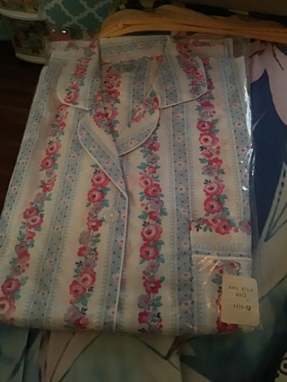 ~New & sealed pjs blue & pink ~