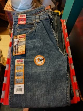 New Wrangler Jeans Size 16 Husky straight leg with adjustable waist