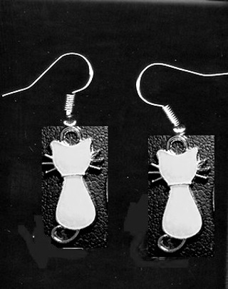 GP ENAMEL WHITE CAT EARRINGS #3 (PLEASE READ DESCRIPTION