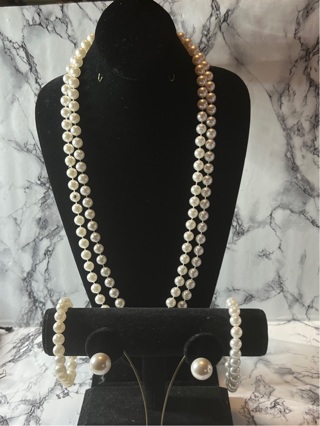 5 Piece Off White Pearl Like  Costume Jewelry Lot