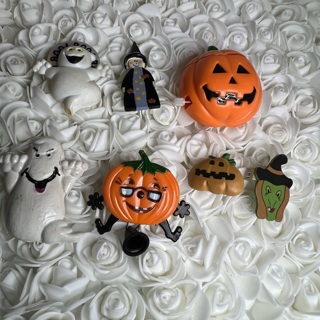 7 Preowned Halloween Pin