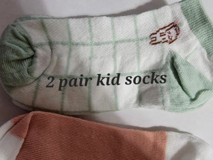 2 pair kids socks