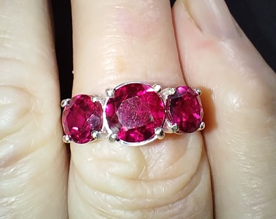 RING STERLING SILVER WITH LAD GROWN RUBIES SIZE 10 FANTASTIC AND A STEAL OF A DEAL 7 DAY SALE ONLY!