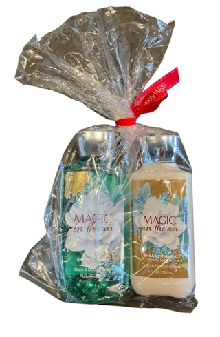 ~ Bath & Body Works ~ Magic in the Air  ~ Full Size ~ Gift Ready ~