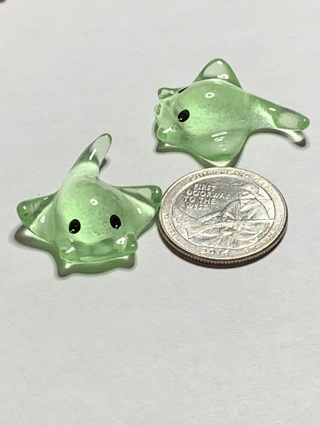 STINGRAYS~#29~GREEN~SET OF 2~GLOW IN THE DARK~FREE SHIPPING!