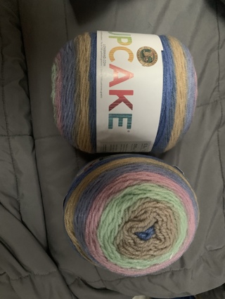 NWT LION BRAND CUPCAKE YARN 2 cake’s - discontinued 