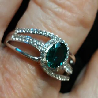 Sterling silver emerald ring NEW size 7