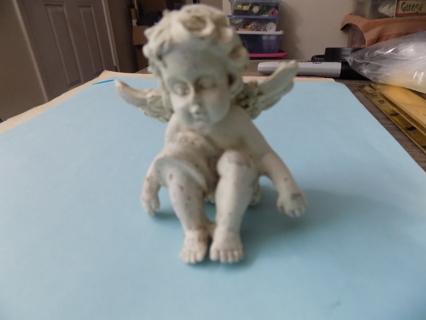 Little Angel cherub 2 1/2 tall knees bent up design to sit on rim of a vase or bowl