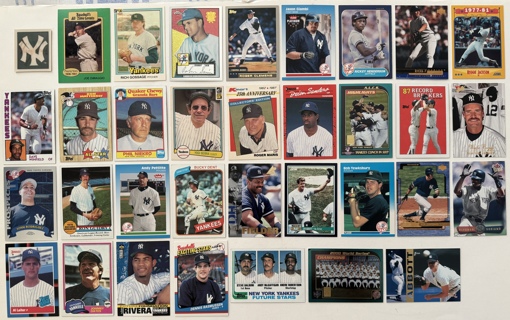 New York Yankees 1980s to 2000s Topps / Fleer / Donruss / Upper Deck Baseball Cards Lot of 34
