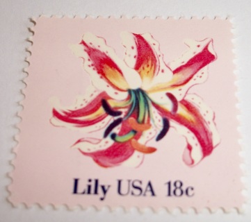 Scott #1879, Lily, One Useable 18¢ US Postage Stamp Has Original Gum.