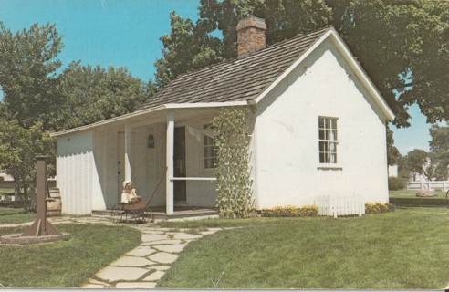 Vintage Unused Postcard: f: Herbert Hoover Presidential Library. West Branch, Iowa