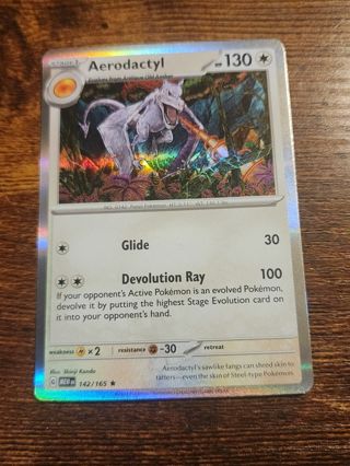 Pokemon Aerodactyl holo rare 142/165