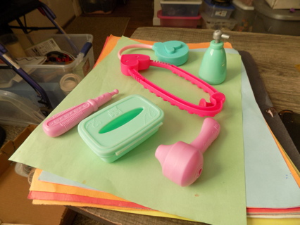 5 piece toy Doctors Kit tools