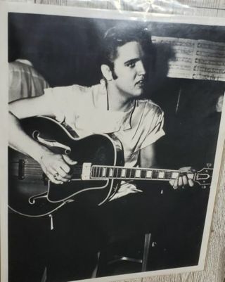 8 x 10" Glossy Photo of Elvis