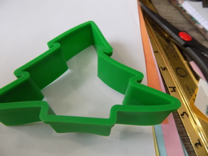 4 inch green silicone tree shape cookie cutter