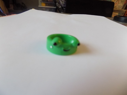 Childs green plastic frog ring