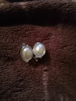 Pearl with silver frame clip on earrings new