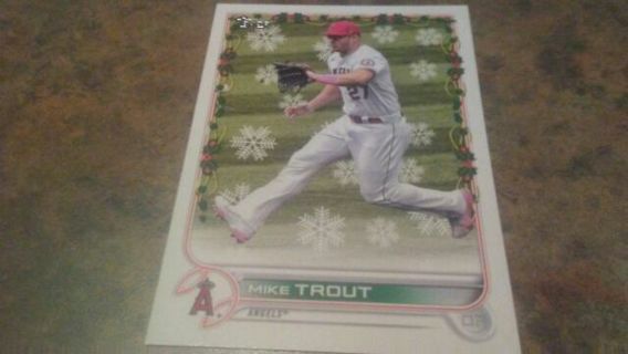 2022 TOPPS HOLIDAY EDITION MIKE TROUT ANGELS BASEBALL CARD# HW50