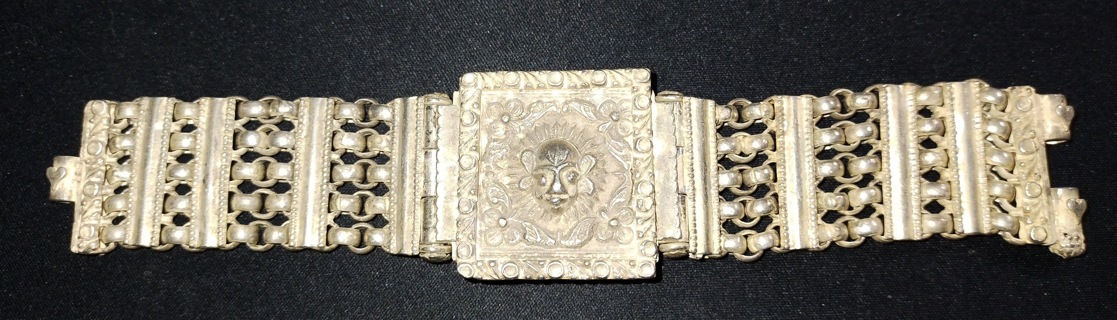 BRACELET RARE ANTIQUE SILVER TESTED HEAVY 117.9 GRAMS MADE IN ASIA MY BEST GUESS JUST FANTASTIC LOOK