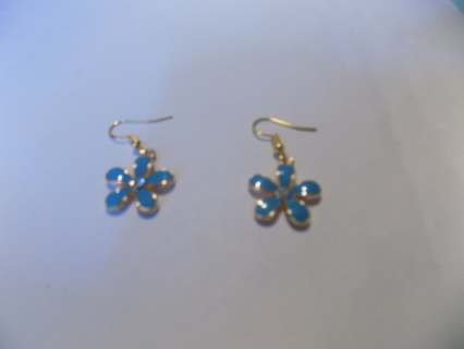 Goldtone blue cloissionne enamel 5 petal flower French hook earrings