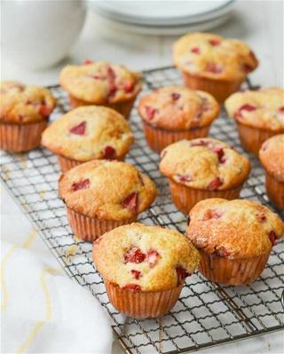 mini strawberry muffins recipe card,,gin= 6 recipe cards