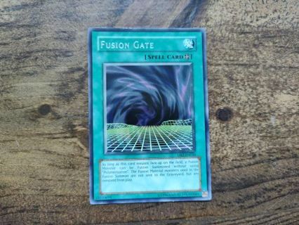 Yu-Gi-Oh Card Fusion Gate Silver foil title