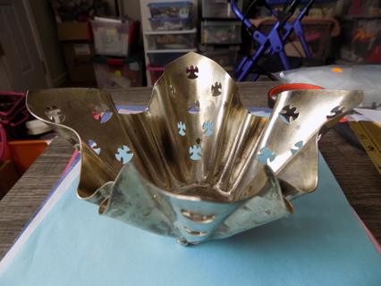 7 inch wide goldtone metal crumpled dish with angels cut out metal looks like taco shell maker