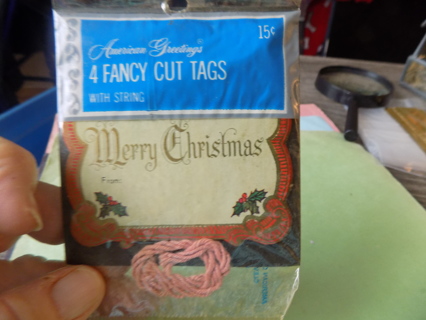 Vintage NIP american Greeting 4 fancy cut Christmas tags and strings