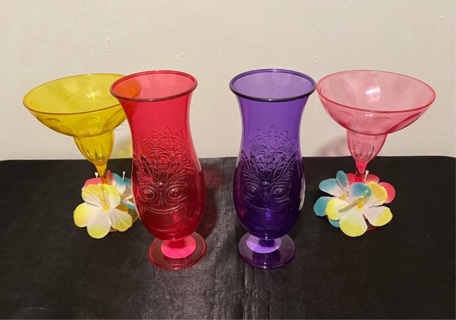 Beautiful Summer Tikki Plastic Drink Cups