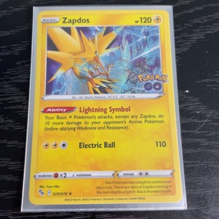 BASIC ' Zapdos Pokémon holo