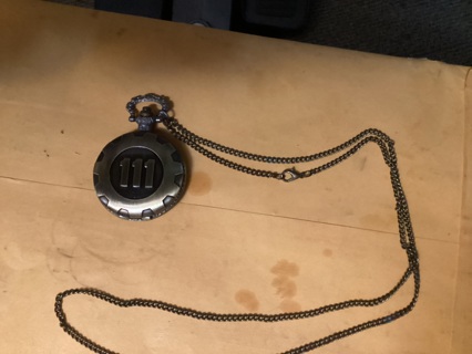 111POCKET WATCH WITH NECK CHAIN