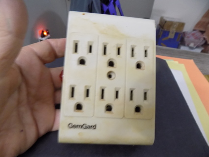 Gem Gard  6 electrical outlets into one plug