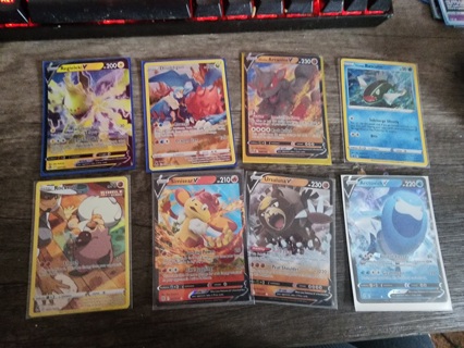 8 Holo pokemon cards (5 V, 2 art rare, 1 promo holo)