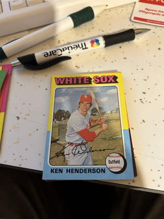 1975 topps  ken henderson