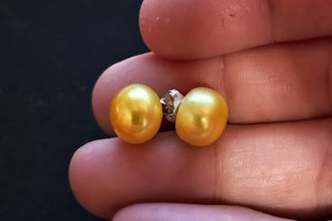 EARRINGS NATURAL CULTURED PEARLS REAL AND BIG GOLDEN YELLOW BRAND NEW OLD INVENTORY JUST TAKE A LOOK