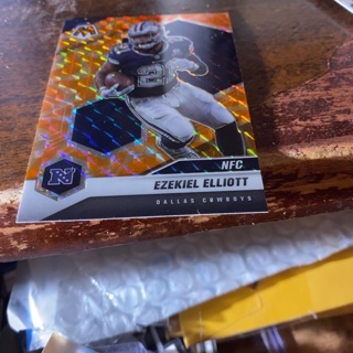 2021 panini prizm mosaic camo NFC Ezekiel Elliott football card 