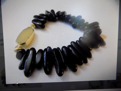 Plunder black elongated different sized gemstone chunk bracelet with Druzy oval  accent