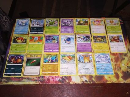 20 RANDOM POKEMON CARDS #233