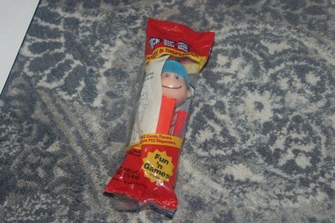 Charlie Brown Peanuts Sealed Pez 2000 Never Opened Red Packaging