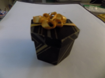 6 sided black & gold stripe ring presentation box/trinketbox # 3