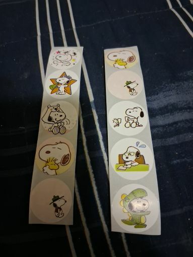 Free: 20 snoopy stickers