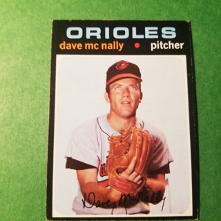 1971 Topps Vintage Baseball Card # 320 - DAVE McNALLY - ORIOLES - EXMT/NRMT 