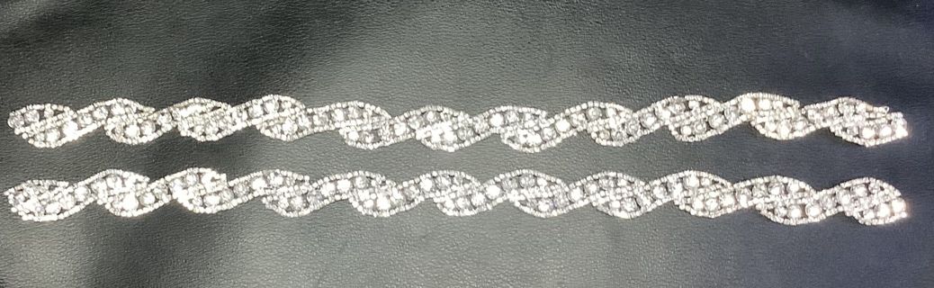 Pretty Sparkly Bridal Rhinestone Metal Chain. Large and Lovely