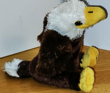 GANZ stuffed Eagle - 7" tall (seated) - weight 6 oz. - VG condition