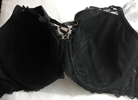 Gently Used, Black Lacy Bra. Very Pretty! Size 40DDD. Gentle Comfort Underwire, Sexy, Soft.